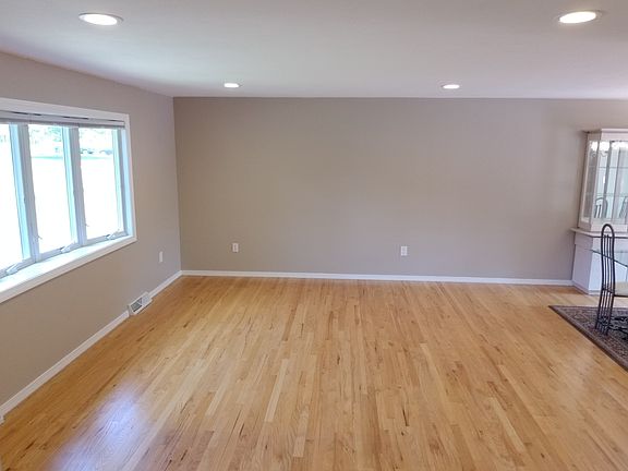 2nd image of 65 Diane Dr