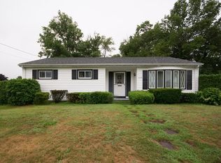 659 Mohawk Rd, Somerset, MA 02726
