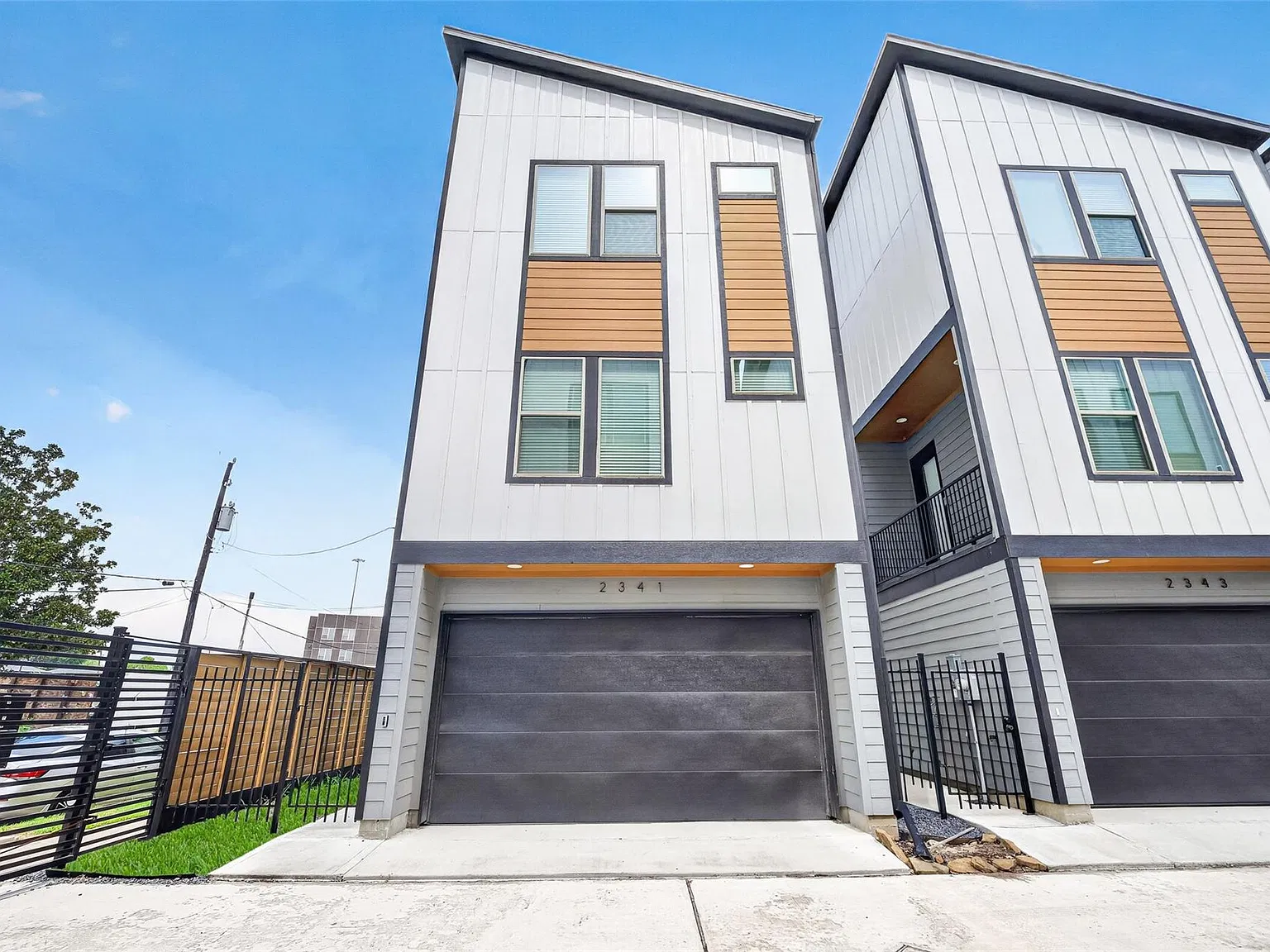 3 bed, 3.5 bath, 1734 sqft, $2,800 — Photo 1
