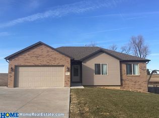 721 Sunset Blvd, Palmyra, NE 68418
