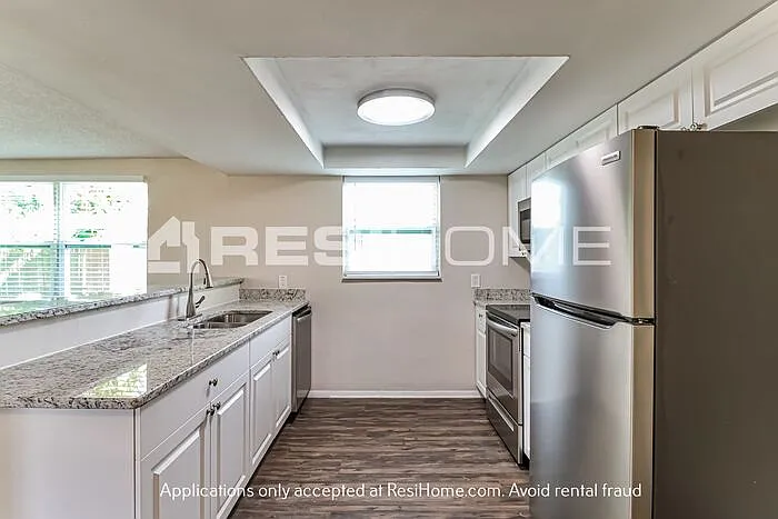 6027 11th Ave — Photo 3