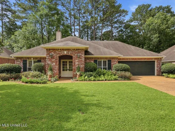385 Pinewood Ln, Ridgeland, MS 39157
