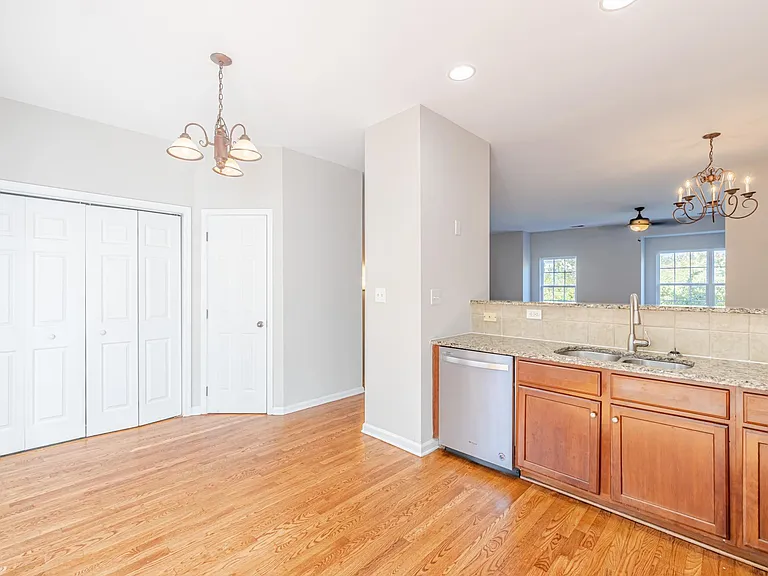 14106 Winford Ln — Photo 13