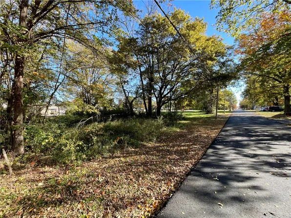 Lots 6 & 7 West Ct #2, Russellville, AR 72801