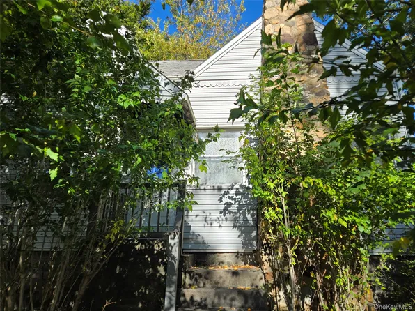 9 Friendship Drive, Rocky Point, NY 11778