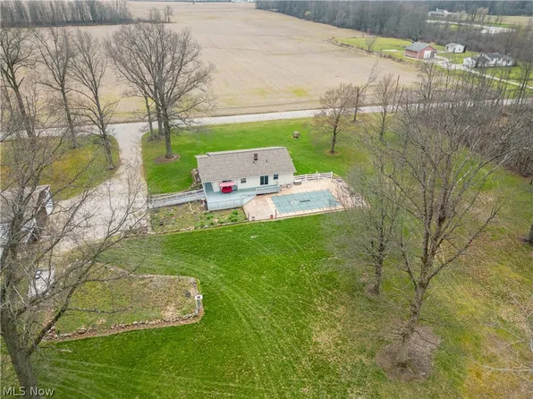 6401 Moff Rd, Atwater, OH 44201