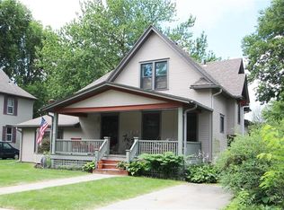 1221 Summer St, Grinnell, IA 50112