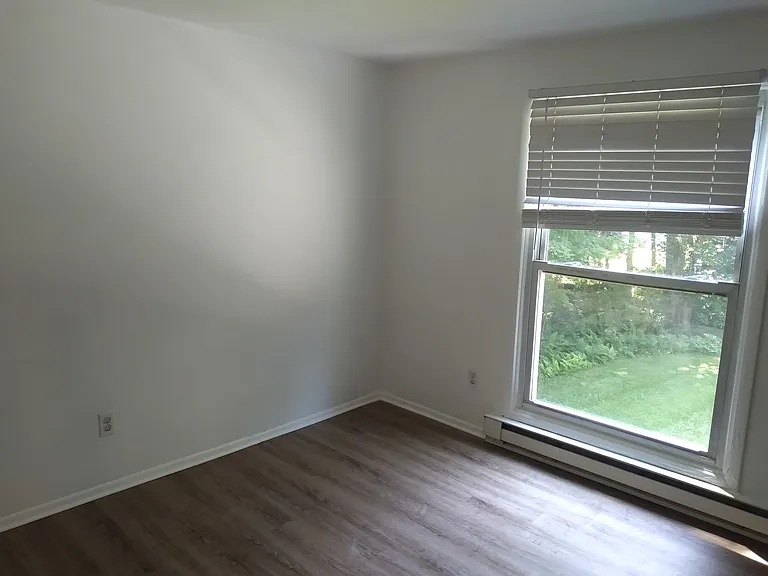 213 Grantwood Dr — Photo 17