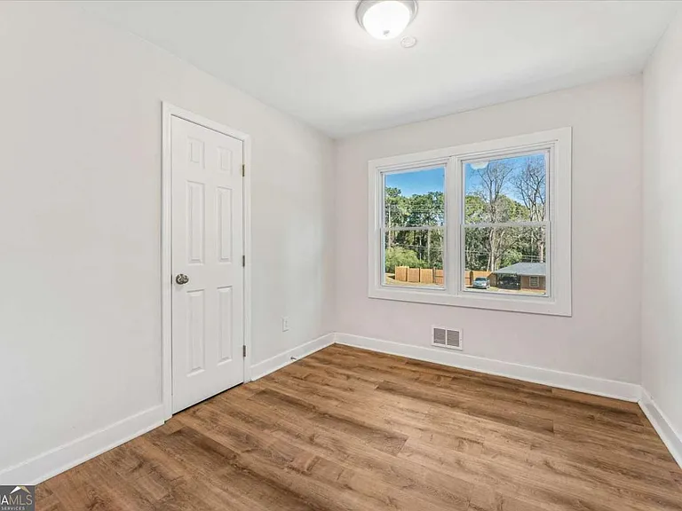 2905 Gresham Rd SE — Photo 18