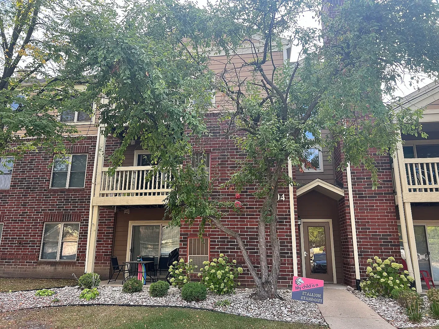 2 bed, 969 sqft, $1,995 — Photo 1