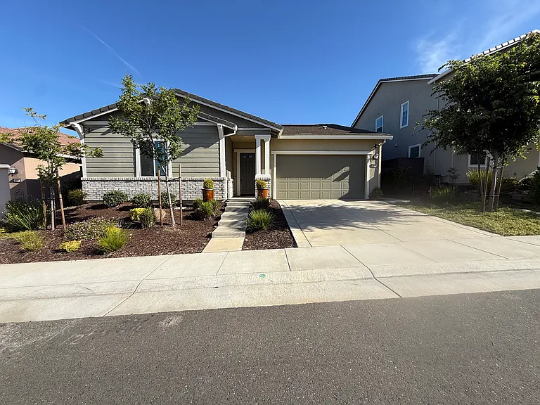 4928 Gold Rush Dr — Photo 1