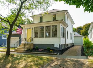 1204 Guernsey Ct, Saint Joseph, MI 49085