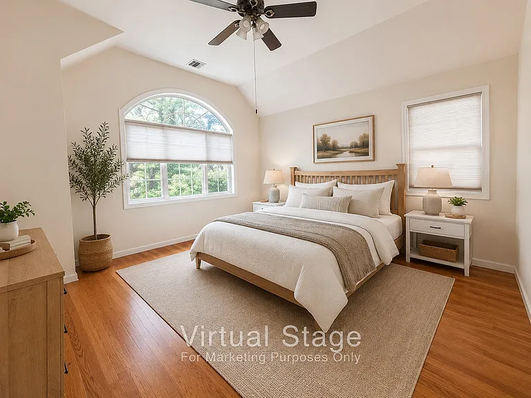 35 Willis Ave — Photo 16
