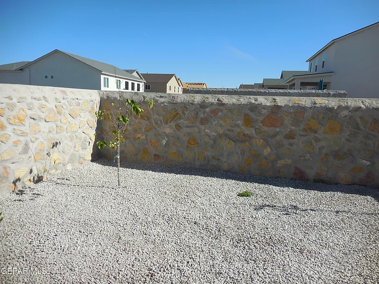 12817 Giovanni Grajeda Ave — Photo 32