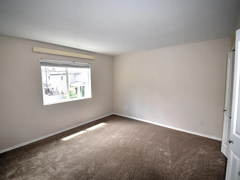 8724 Stockholm Ln NE — Photo 13