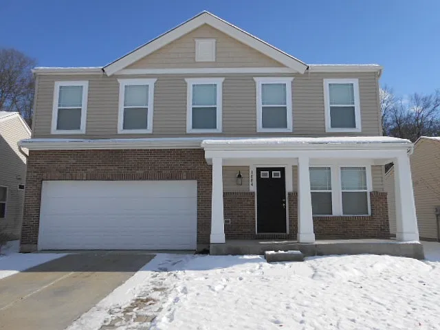 4 bed, 2.5 bath, 1829 sqft, $2,415 — Photo 1