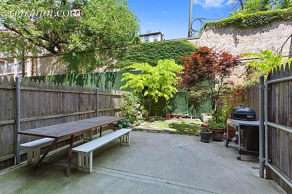 Rented by Corcoran | media 27