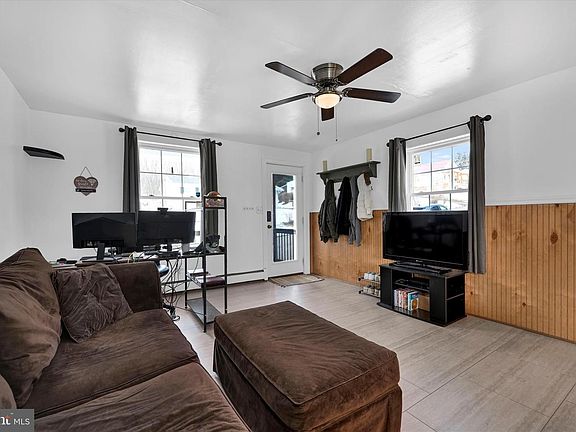 5th image of 717 5th St