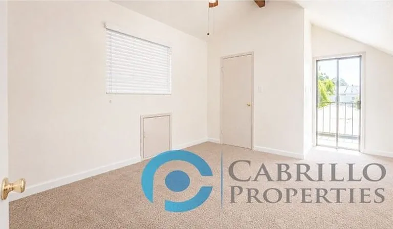 4326 1/2 Cleveland Ave — Photo 5