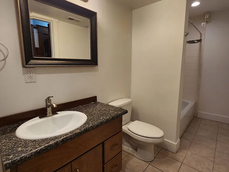 Elliott Hall Apartments — Photo 13