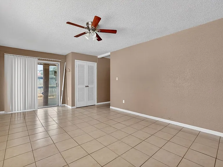 2615 Haynes Dr #B — Photo 32
