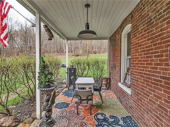 4th image of 389 Rices Landing Rd