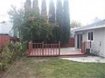 2nd image of 921 Stetson St