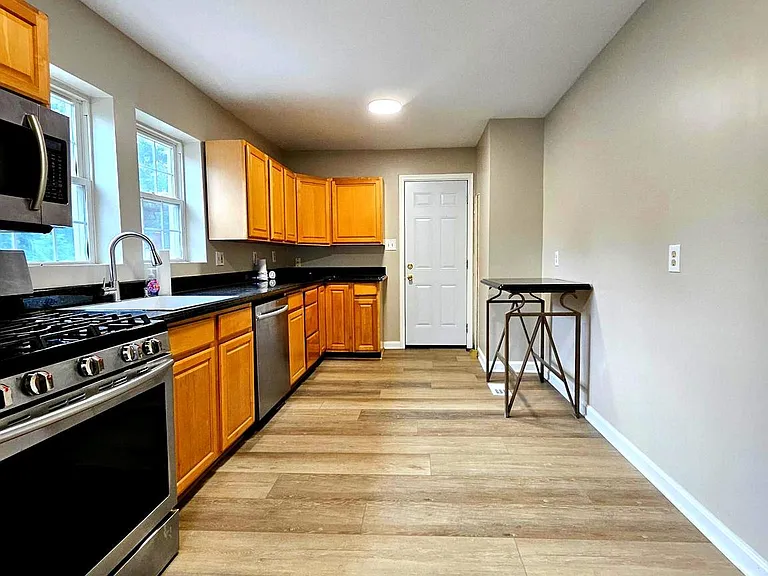 6010 Reed St — Photo 4