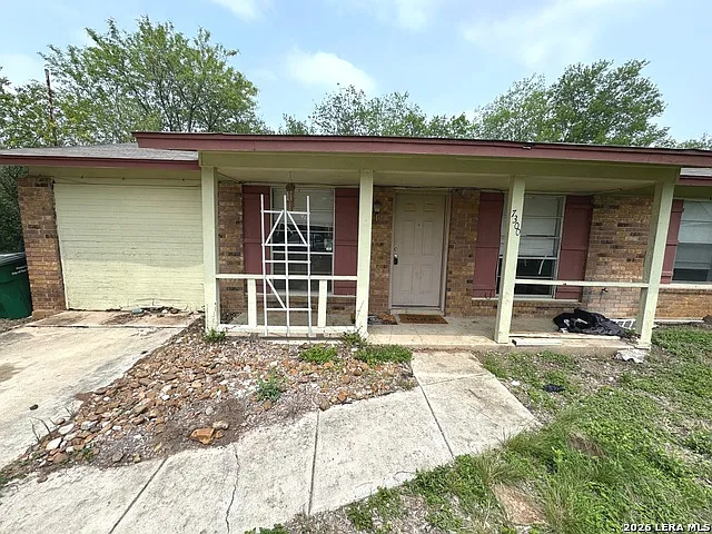 7300 Deep Spring Dr — Photo 1