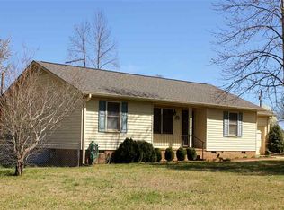 106 Bluefield Rd, Starr, SC 29684