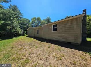 348 Thompson Hollow Rd, Bentonville, VA 22610