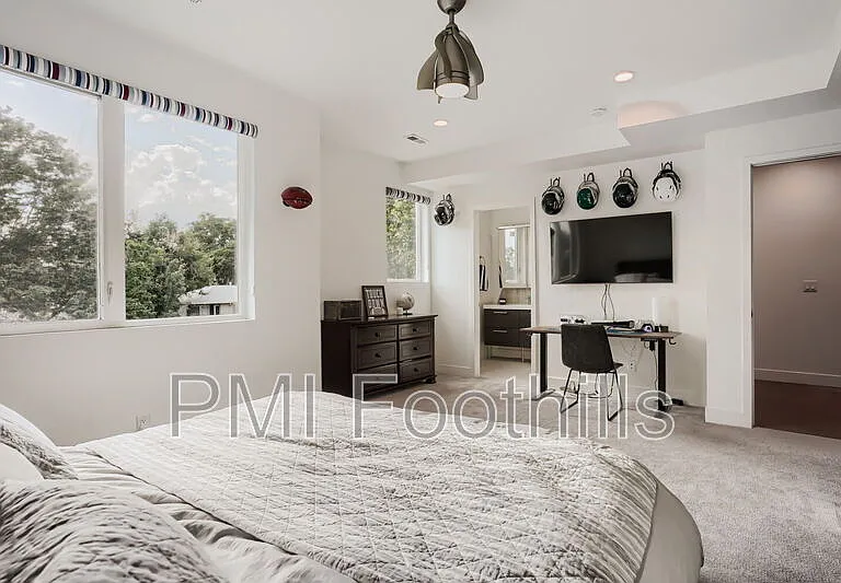 2740 Hazel Ct — Photo 16