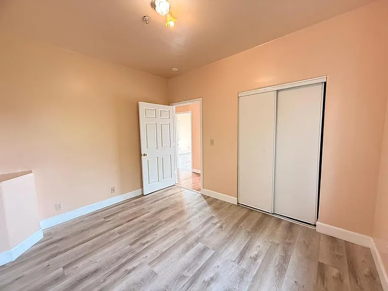 8027 Ney Ave — Photo 10