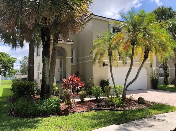 15935 NW 7th St, Pembroke Pines, FL 33028
