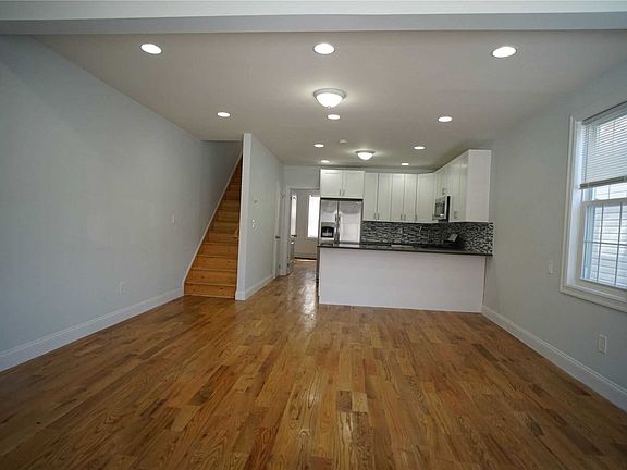 4th image of 12347 146th St