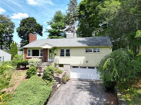 17 Maplewood Rd, Worcester, MA 01602