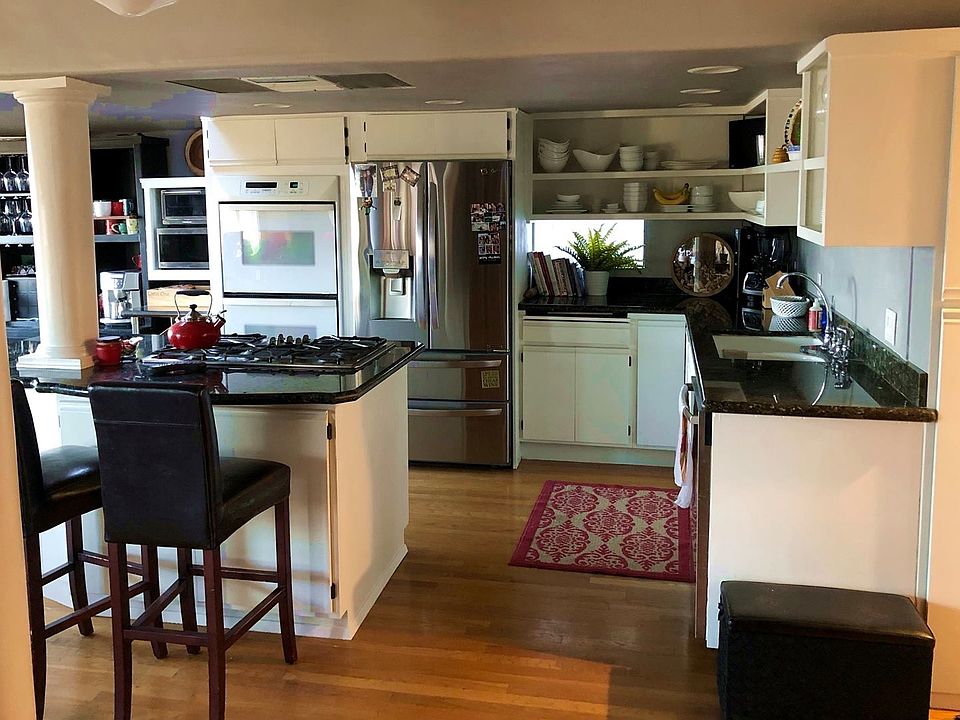 2nd image of 1231 N Yakima Ave