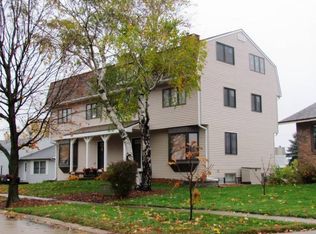 3202B Chatham Dr, Urbana, IL 61802