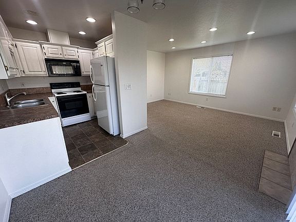 4th image of 406 & 408 Madrona St E #D966310df
