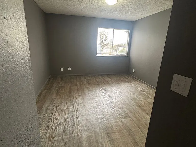 2405 E 55th Pl #18 — Photo 5