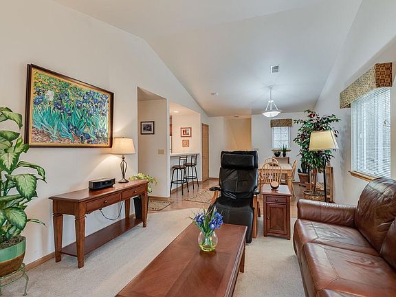 4th image of 424 W Grand Ave APT 7