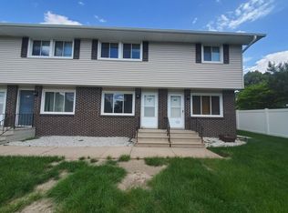 614 Thomas Dr, Hastings, NE 68901