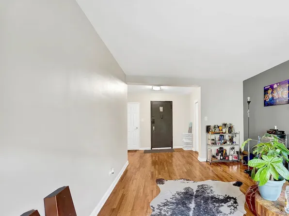 285 East 35th Street image 8 of 10