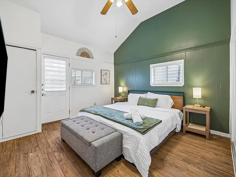 211 Lessin Ln #B — Photo 8