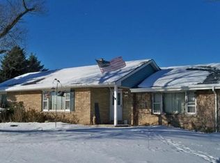 7208 W County Line Rd, Mequon, WI 53092