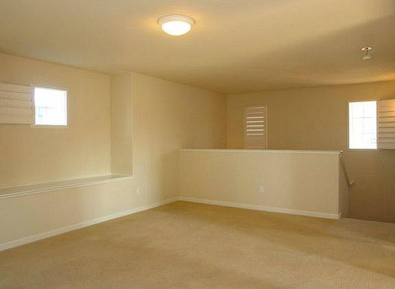4th image of 467 Norwood Cir