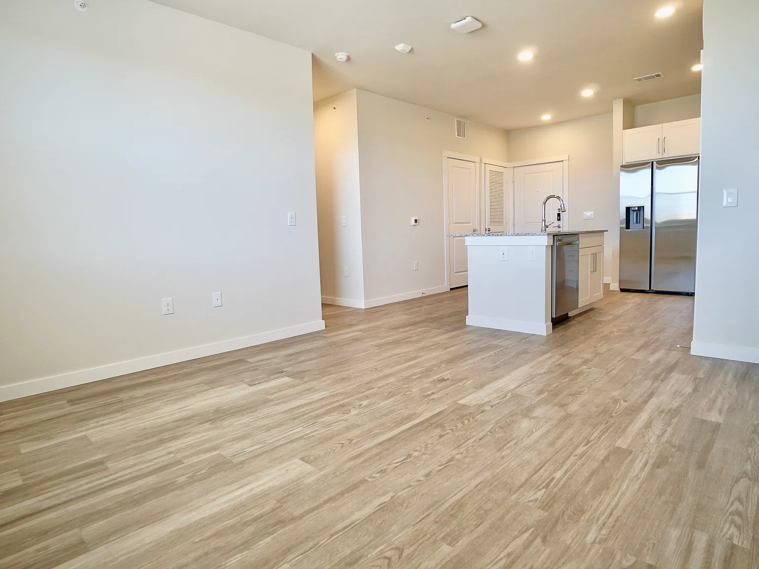 1 bed, 700 sqft, $975 — Photo 1