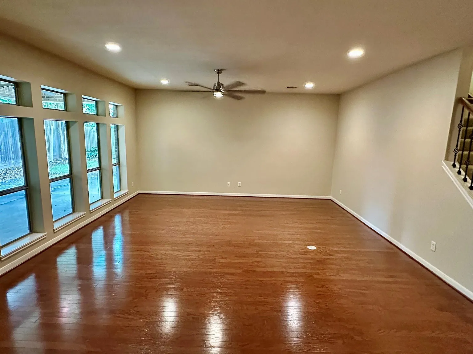 4 bed, 3.5 bath, 4050 sqft, $4,250 — Photo 4