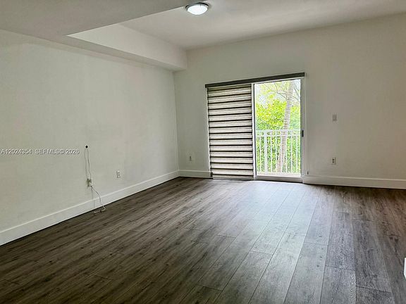 4th image of 11403 NW 89th St APT 208