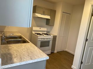 511 & 517 E Pine St #511-1/2, Lodi, CA 95240